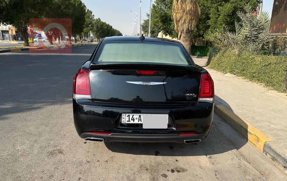 کرایسلەر 300